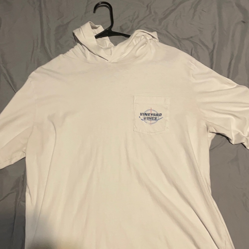 Men’s vineyard vines hockey tee